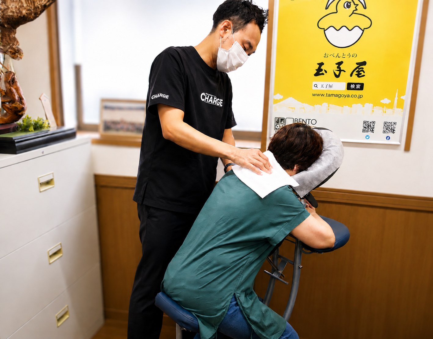 おべんとうの玉子屋での出張整体の様子